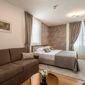 Stine 4*, Split Croacia